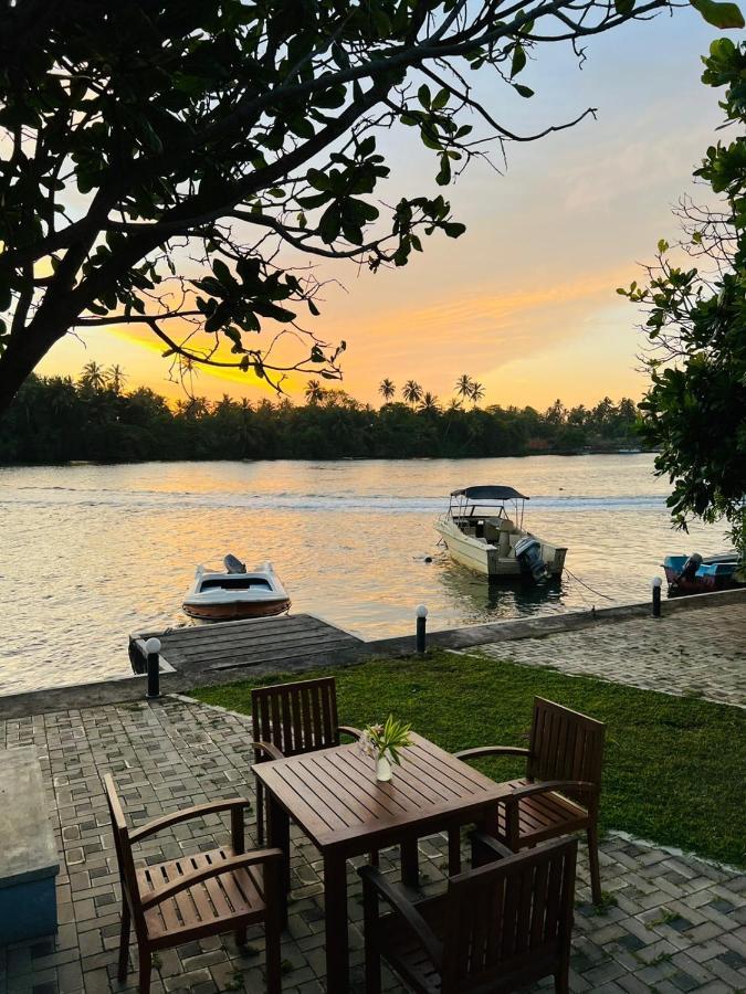Villa Riverside Aluthgama Eksteriør billede